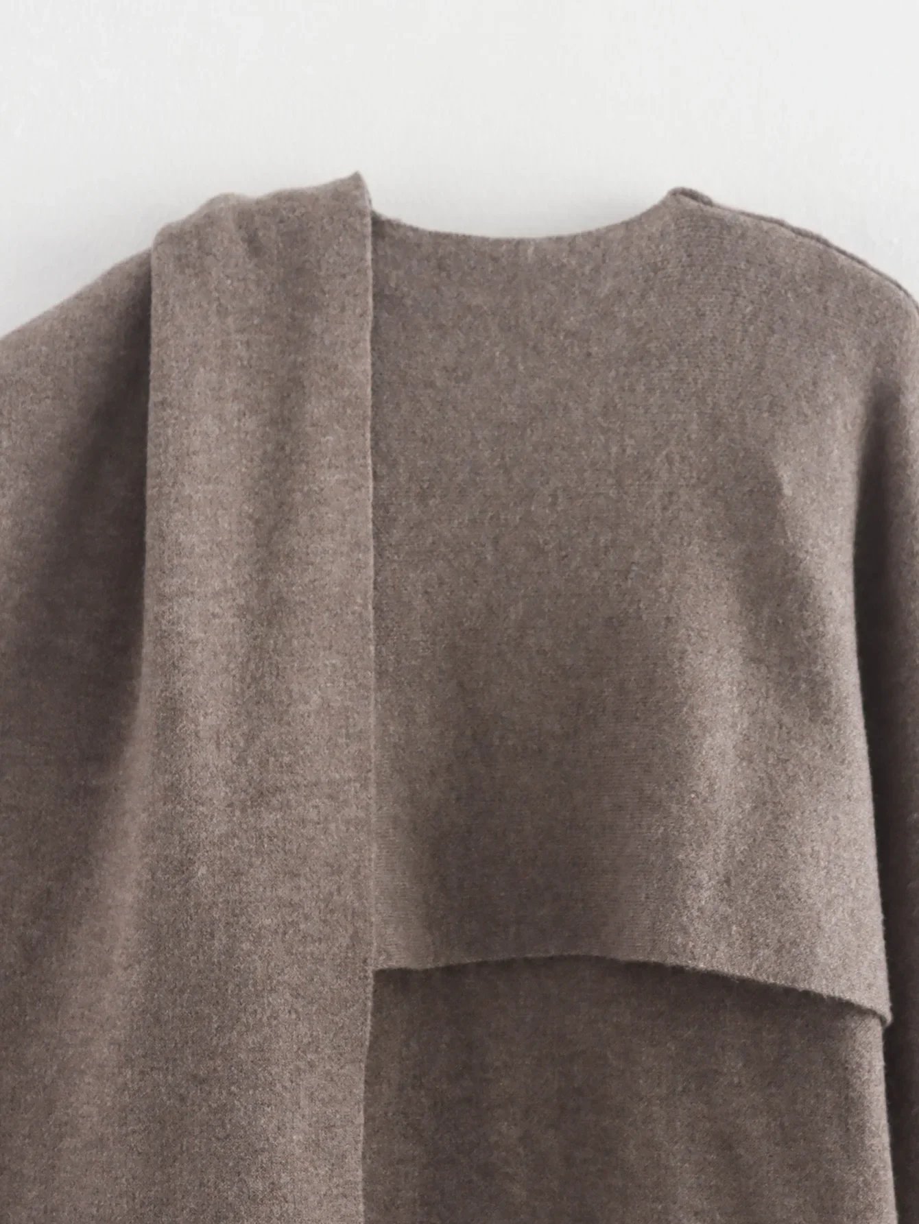 Ladies Autumn Winter Jacket – Oversize Knitted Coat with Elegant Asymmetric Scarf Design